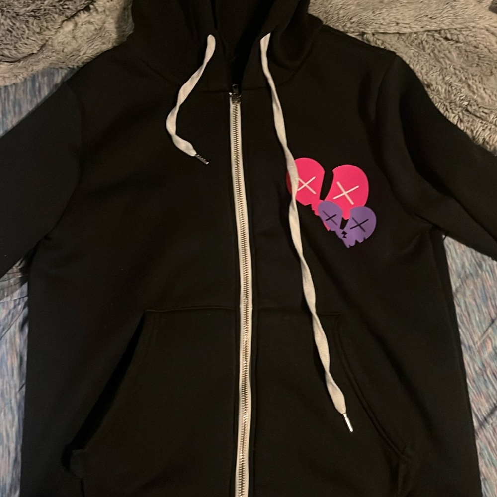 a black jacket it’s brand new never been worn i have had it for a month now